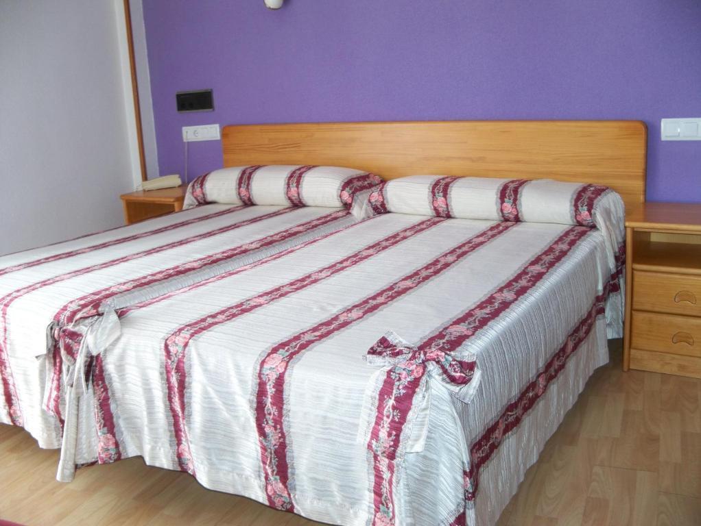 Hostal Virgen Del Villar Laguna de Duero Phòng bức ảnh