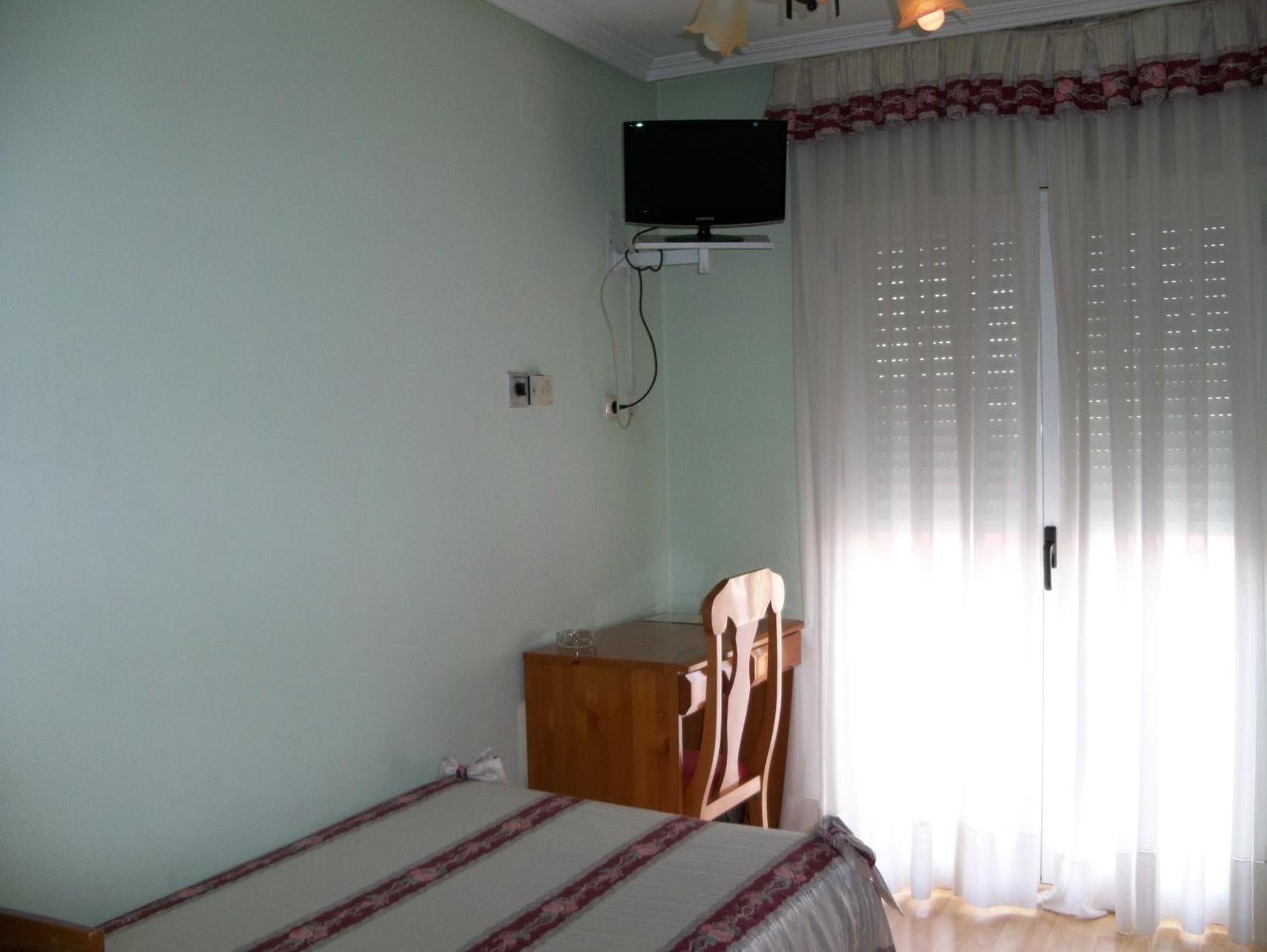 Hostal Virgen Del Villar Laguna de Duero Ngoại thất bức ảnh