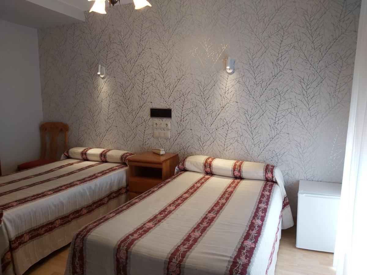 Hostal Virgen Del Villar Laguna de Duero Ngoại thất bức ảnh
