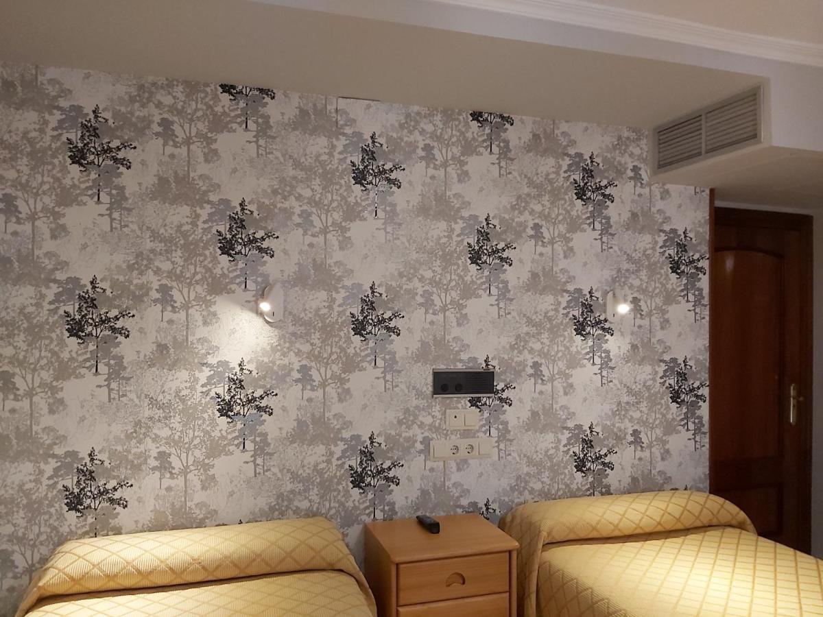 Hostal Virgen Del Villar Laguna de Duero Ngoại thất bức ảnh