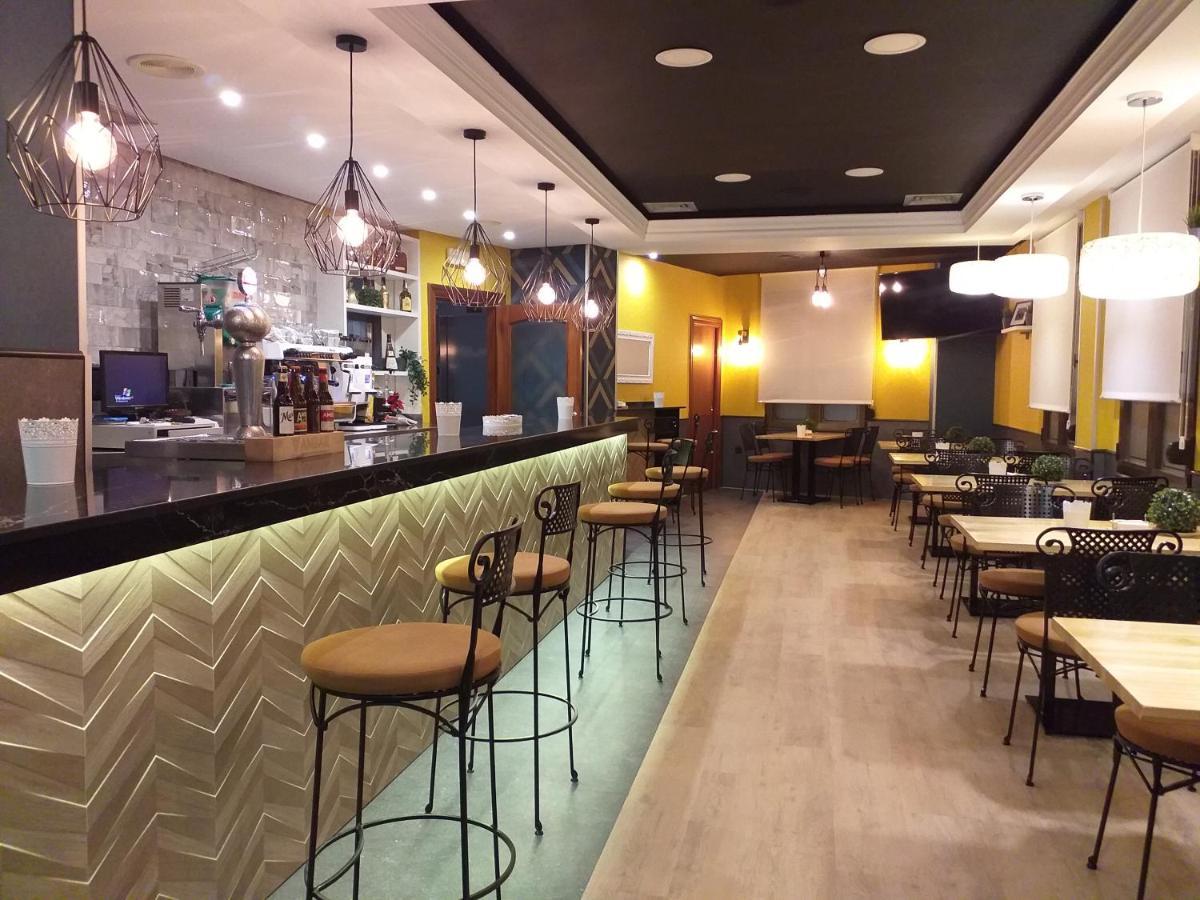 Hostal Virgen Del Villar Laguna de Duero Ngoại thất bức ảnh